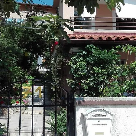 Apartman Sa Tri Spavace Sobe U Blizini Plaze * Premantura