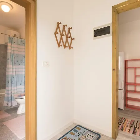 Apartman Sa Tri Spavace Sobe U Blizini Plaze Premantura