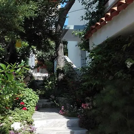 Apartman Sa Tri Spavace Sobe U Blizini Plaze Apartamento *